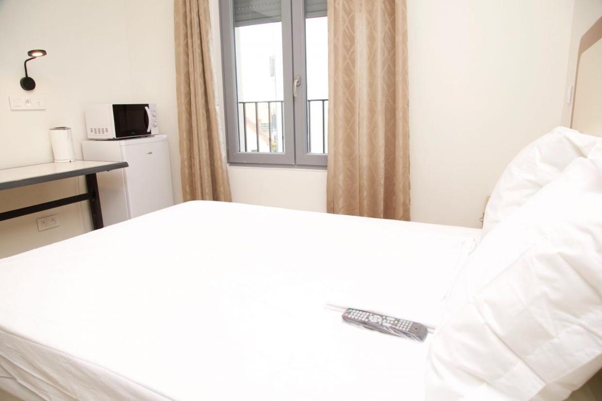 Hotel Le Privilege La Courneuve Kültér fotó