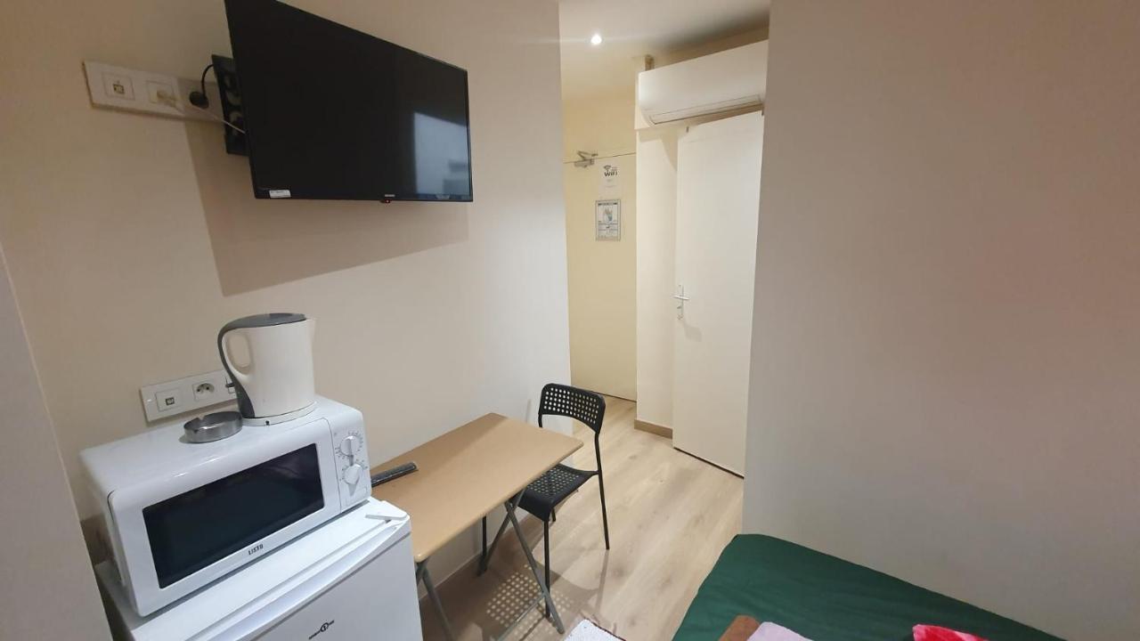 Hotel Le Privilege La Courneuve Kültér fotó