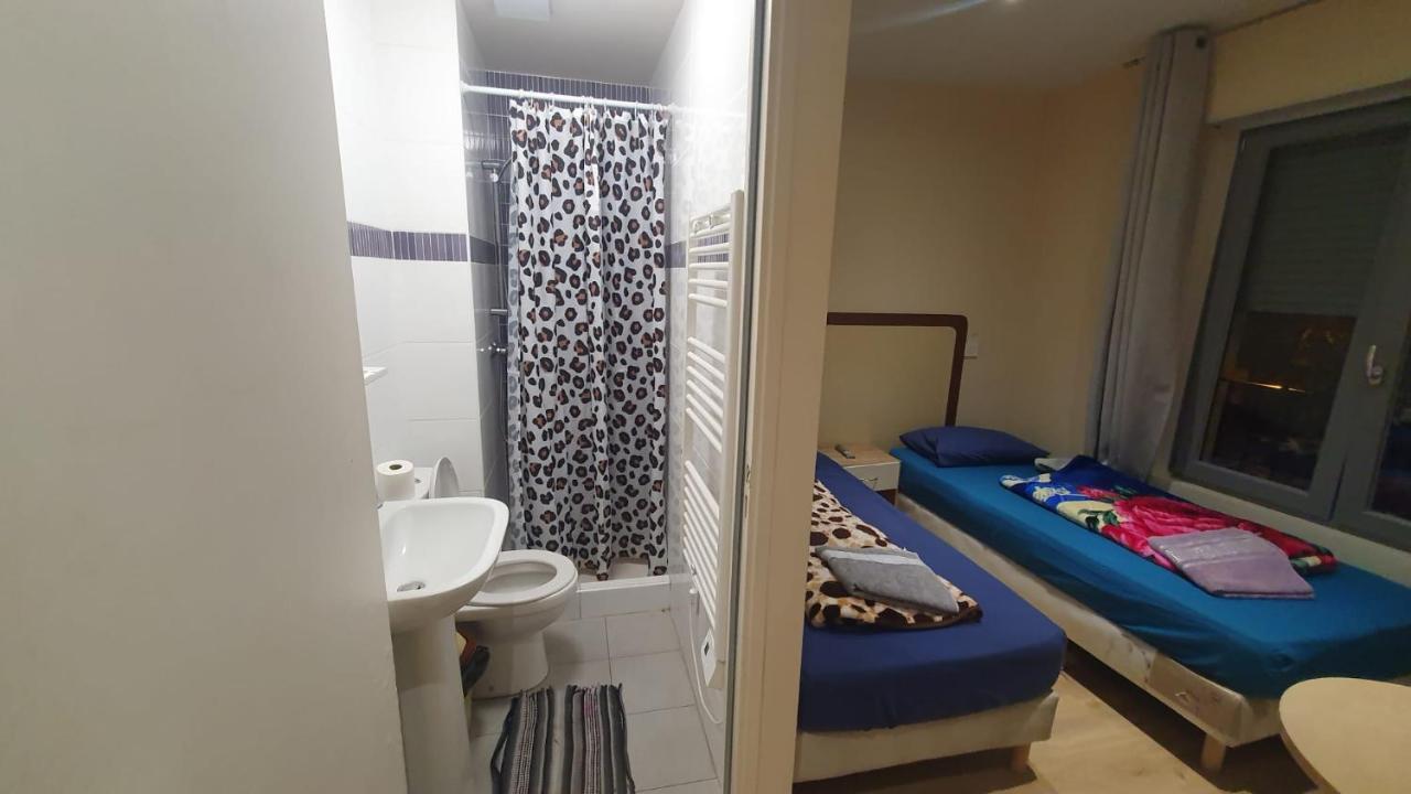 Hotel Le Privilege La Courneuve Kültér fotó