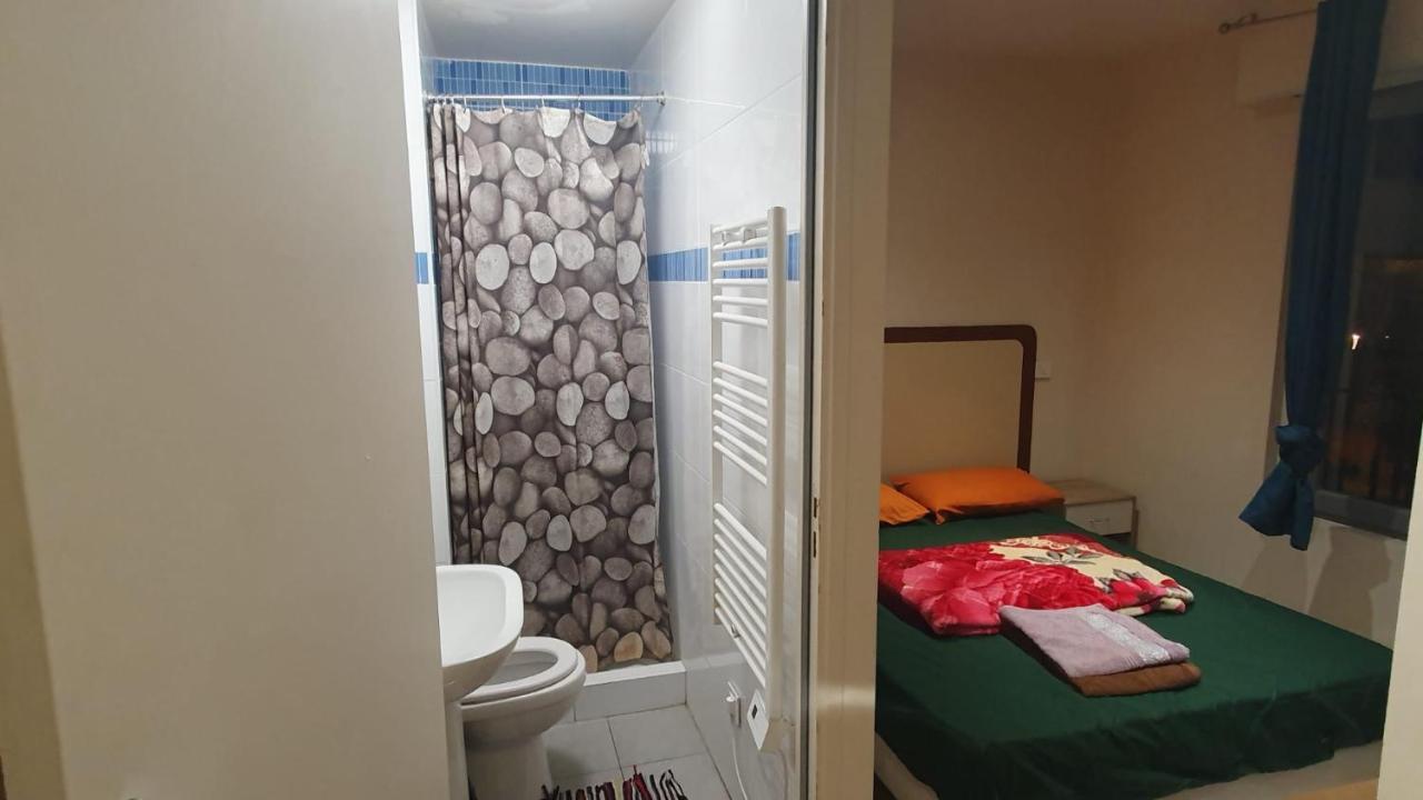 Hotel Le Privilege La Courneuve Kültér fotó