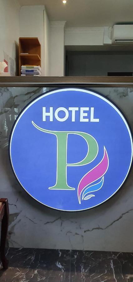 Hotel Le Privilege La Courneuve Kültér fotó