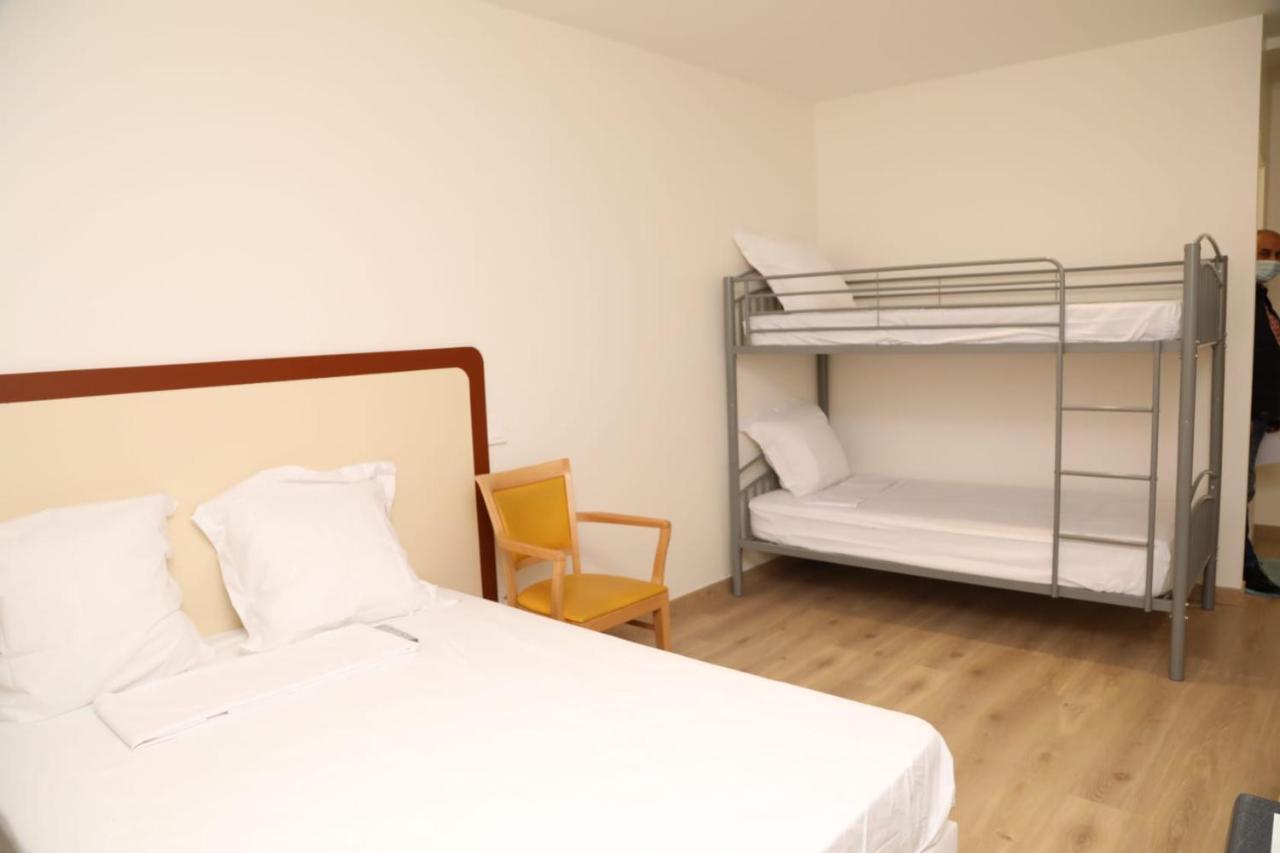 Hotel Le Privilege La Courneuve Kültér fotó