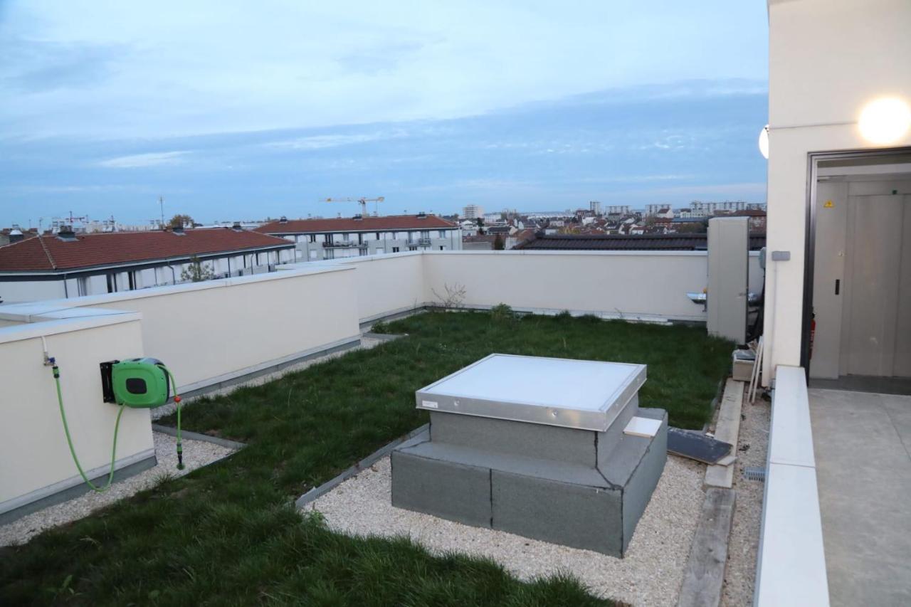 Hotel Le Privilege La Courneuve Kültér fotó